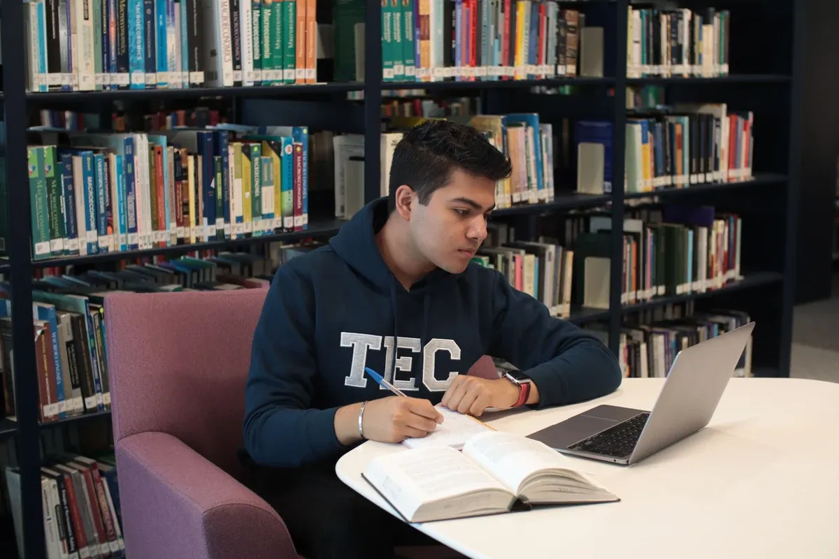 How to Study for Economics by Rebuilding Models From Memory