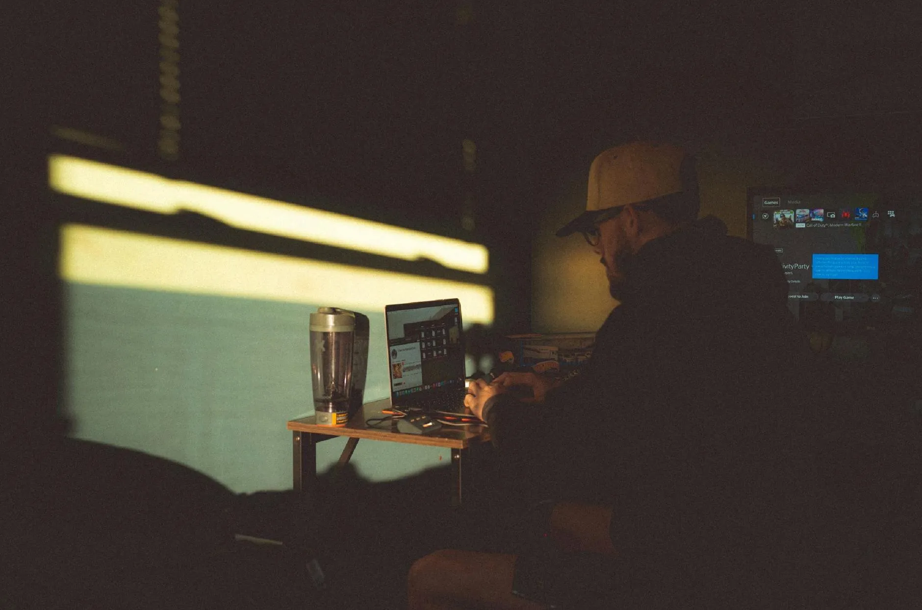 Mastering the Screen: Essential Online Learning Tips for Students