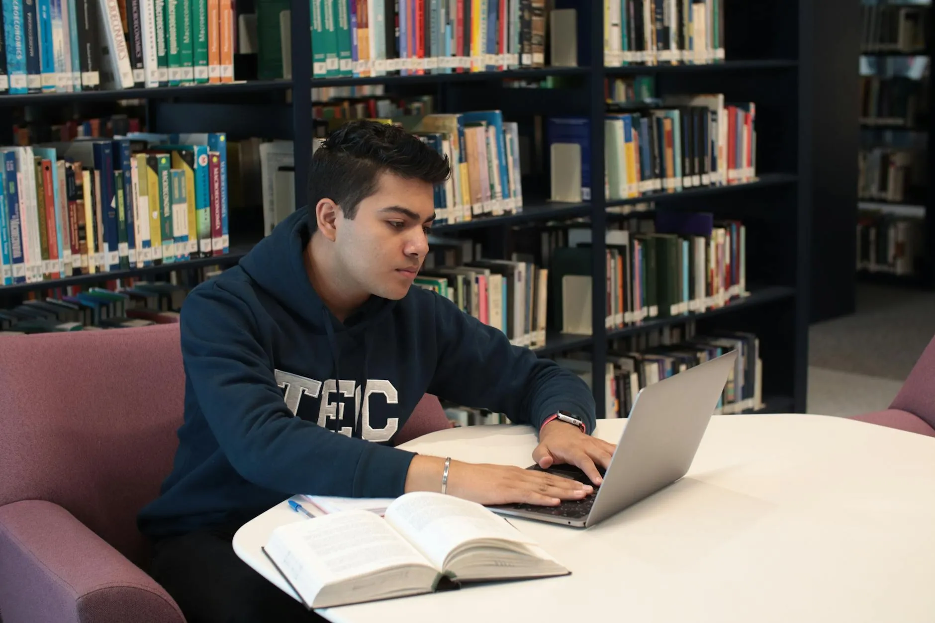 AI for Note Taking: Stop Transcribing and Start Learning