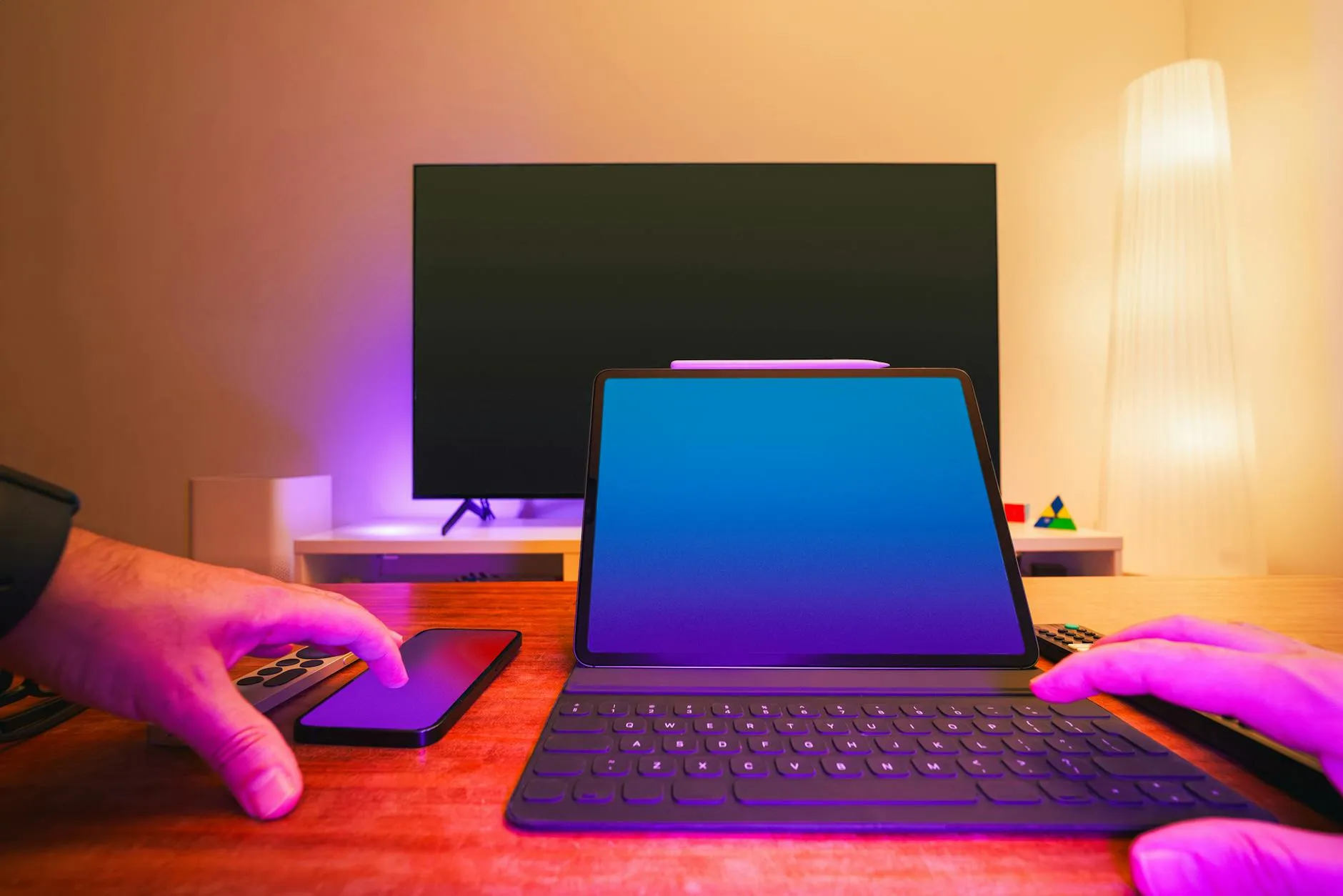 A close up shot of a tablet displaying structured study notes on a cozy wooden desk