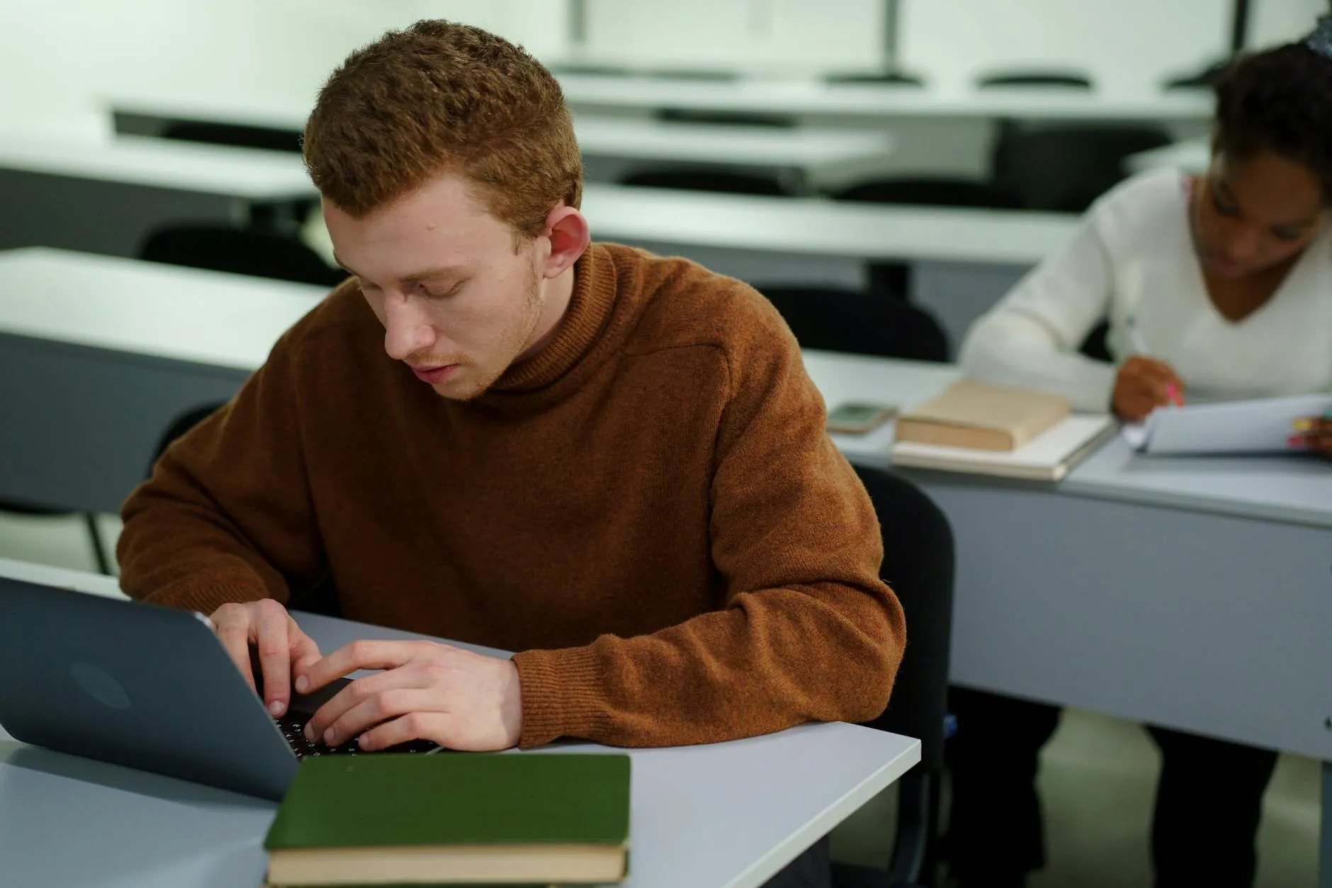How to Balance College Life Without Burning Out