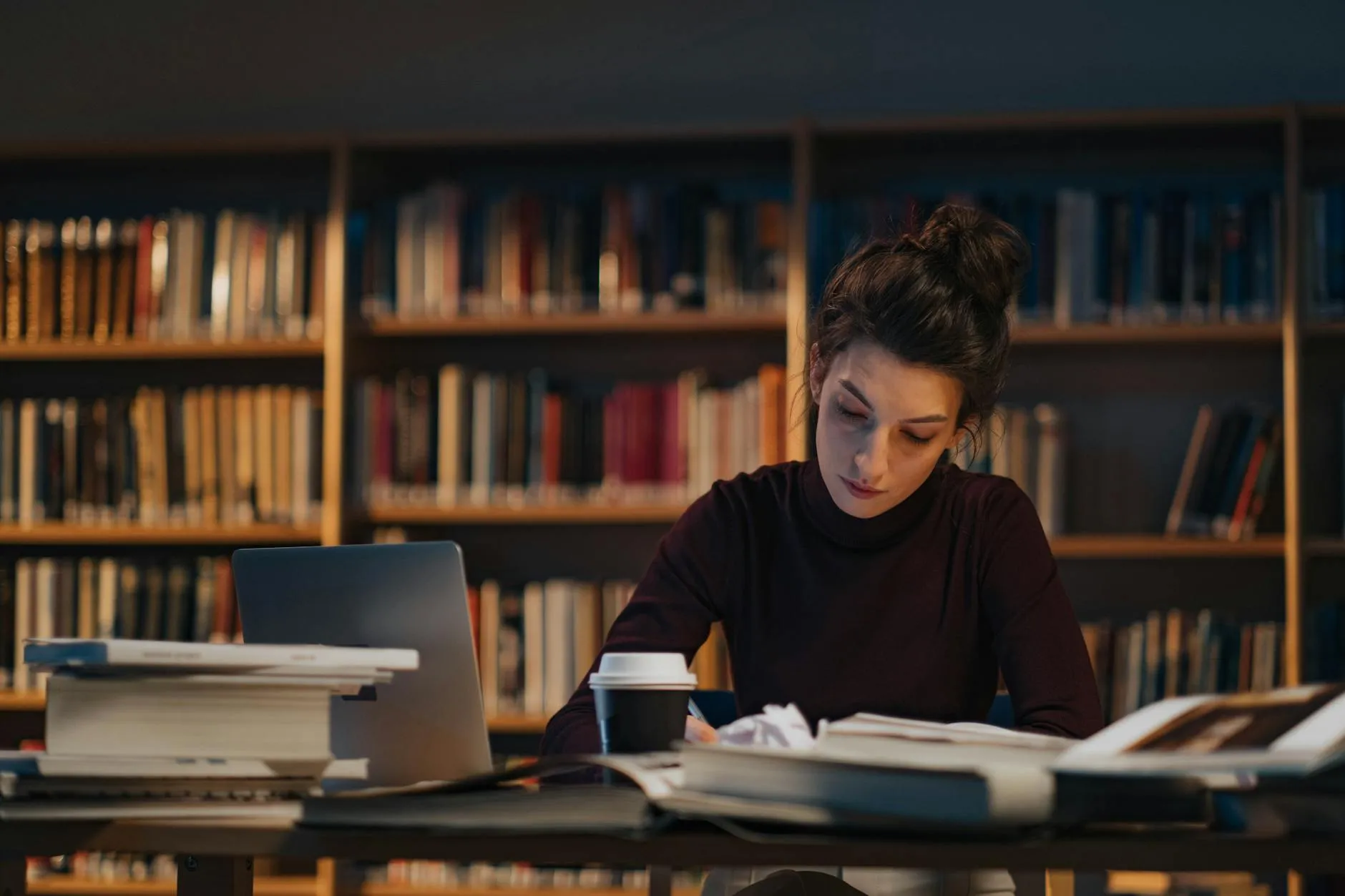How to Read Textbooks Faster Without Losing Focus