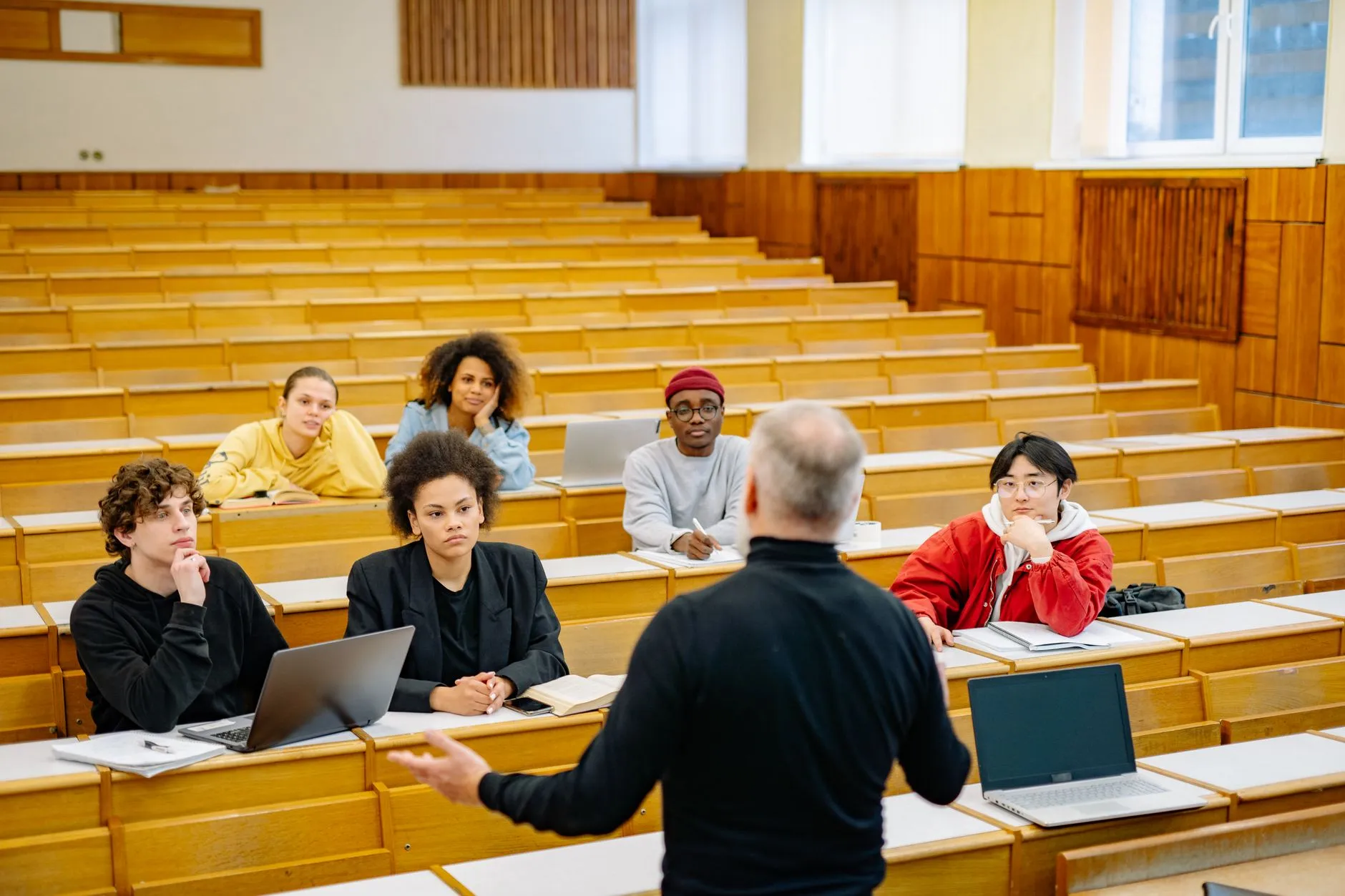 How to Use an AI Lecture Note Taker to Reclaim Your Weekends