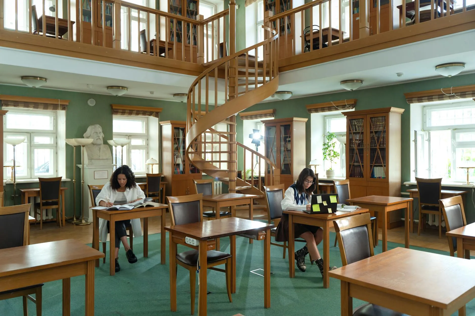 How to Increase Productivity as a Student – Smart Hacks for More Time & Better Grades